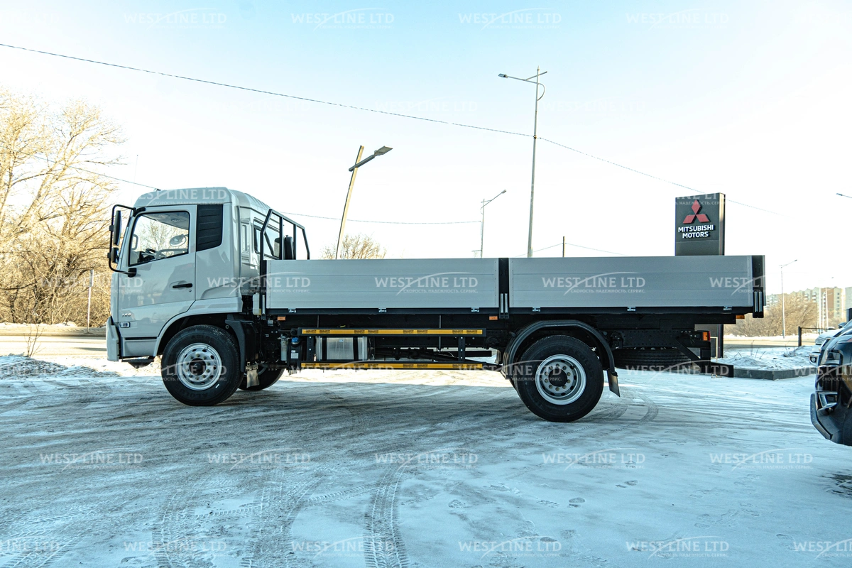 bortovoj-avtomobil-na-shassi-dongfeng-c80n-7 image