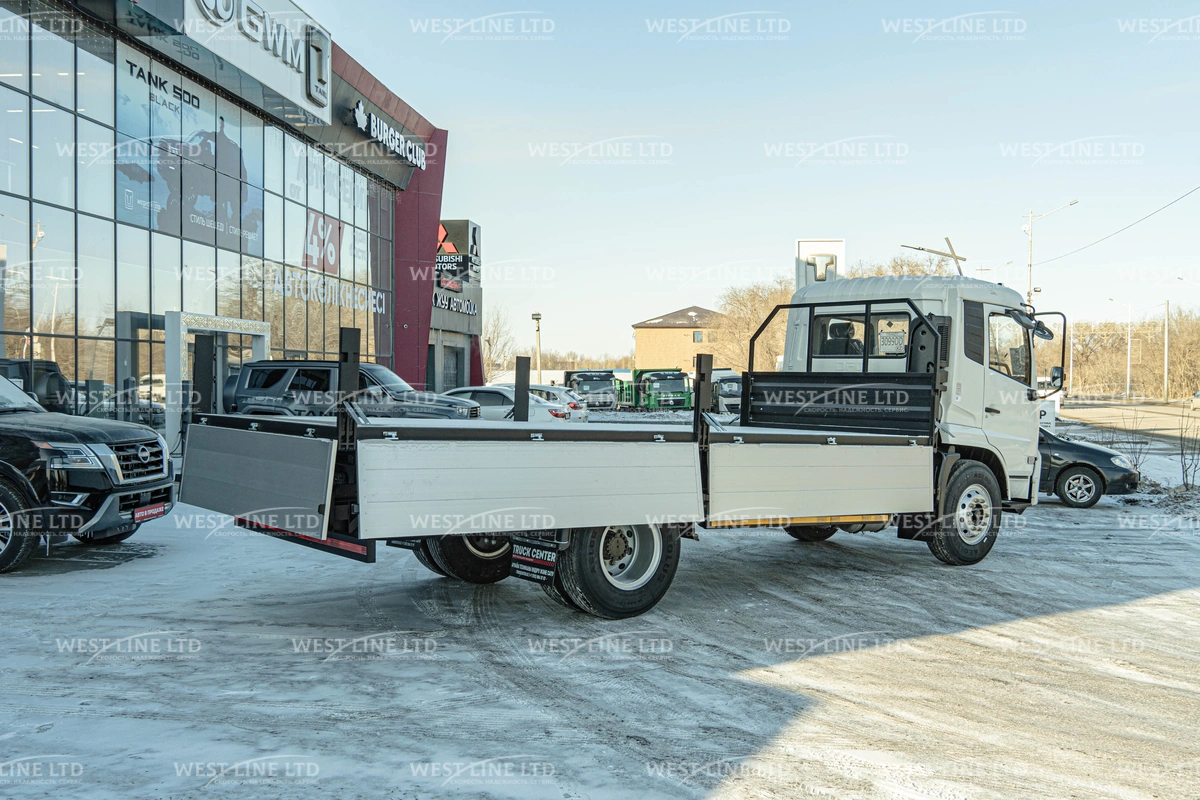 bortovoj-avtomobil-na-shassi-dongfeng-c80n-8 image