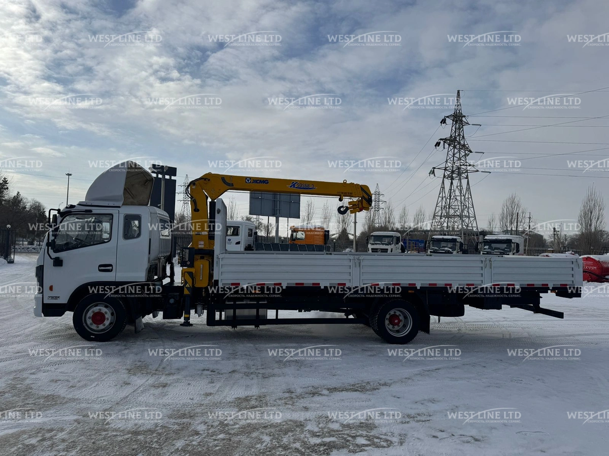 bortovoj-avtomobil-s120l-osnashchennyj-kmu-5-tonn-4 image