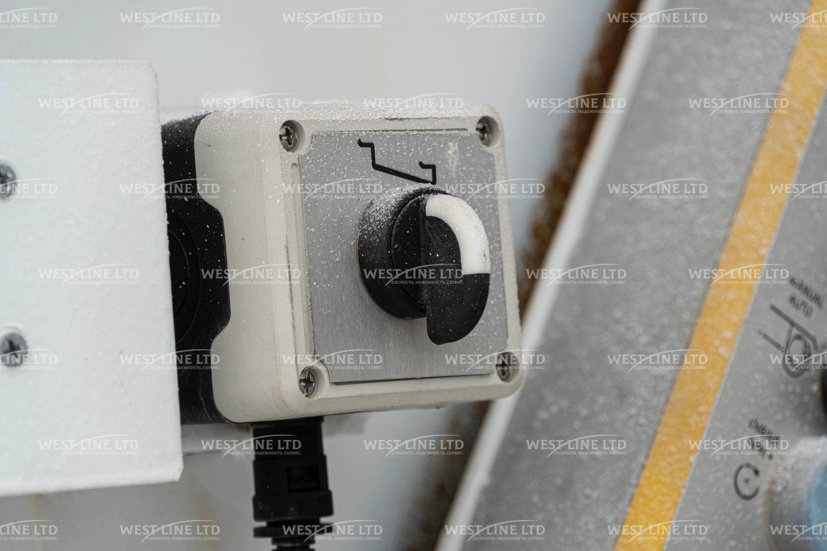 musorovoz-c-zadnej-zagruzkoj-na-shassi-dongfeng-8 image