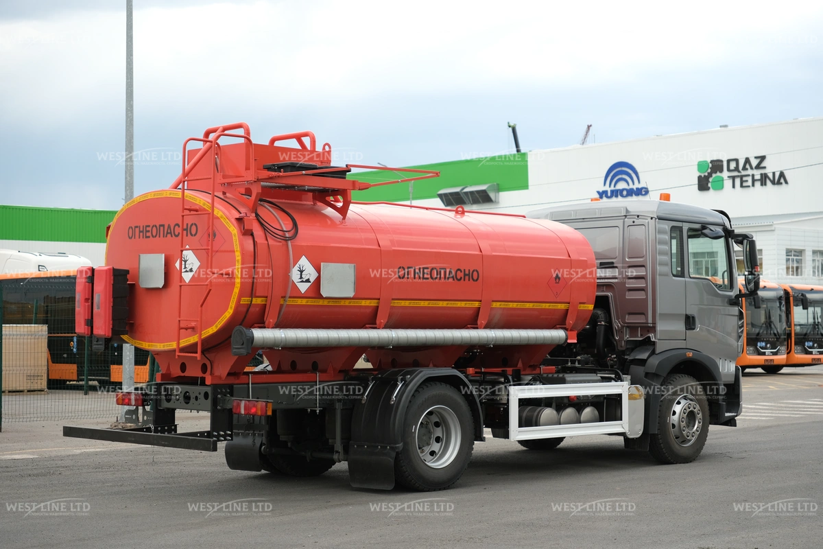 avtotoplivozapravshchik-howo-t5g-s-cisternoj-obyomom-13-m-01 image Купить АТЗ на шасси HOWO T5G - продажа автотопливозаправщиков