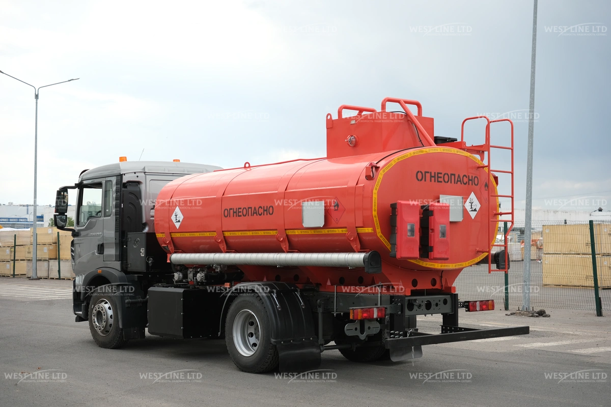 avtotoplivozapravshchik-howo-t5g-s-cisternoj-obyomom-13-m-03 image Купить АТЗ на шасси HOWO T5G - продажа автотопливозаправщиков