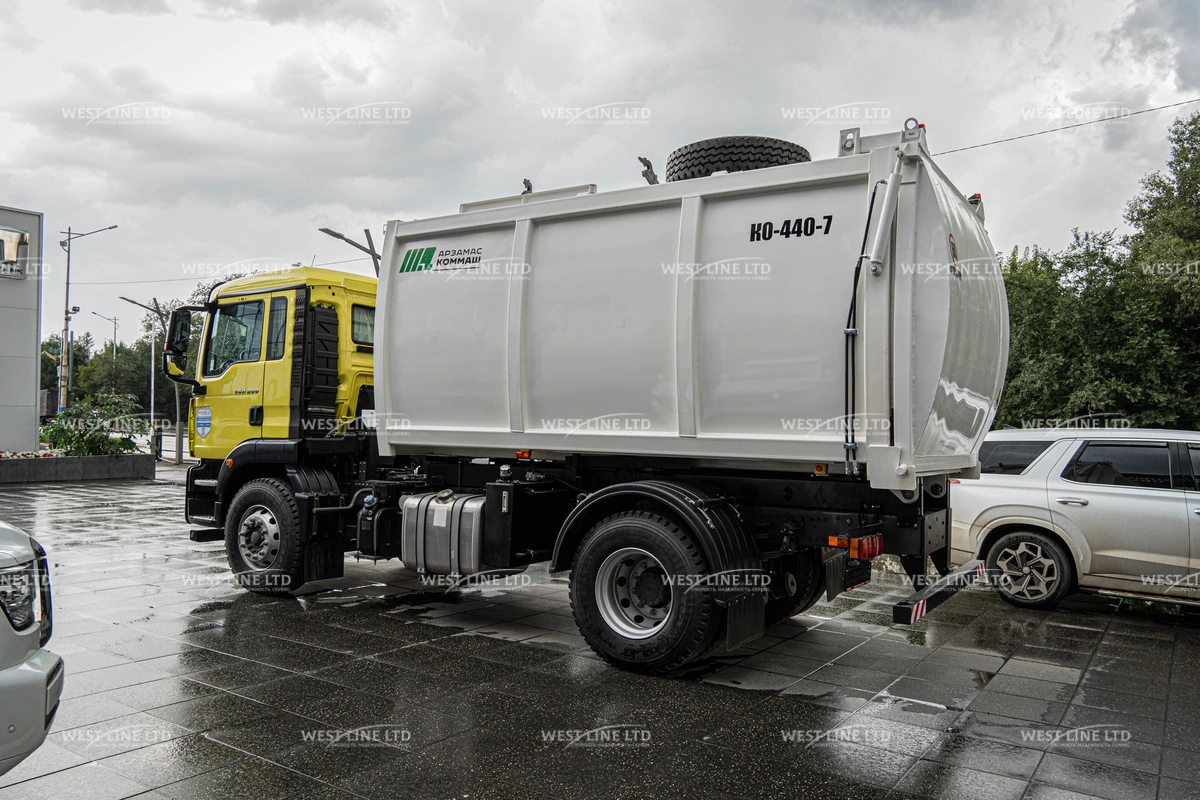 musorovoz-s-bokovoj-zagruzkoj-sitrak-c5h-2 image