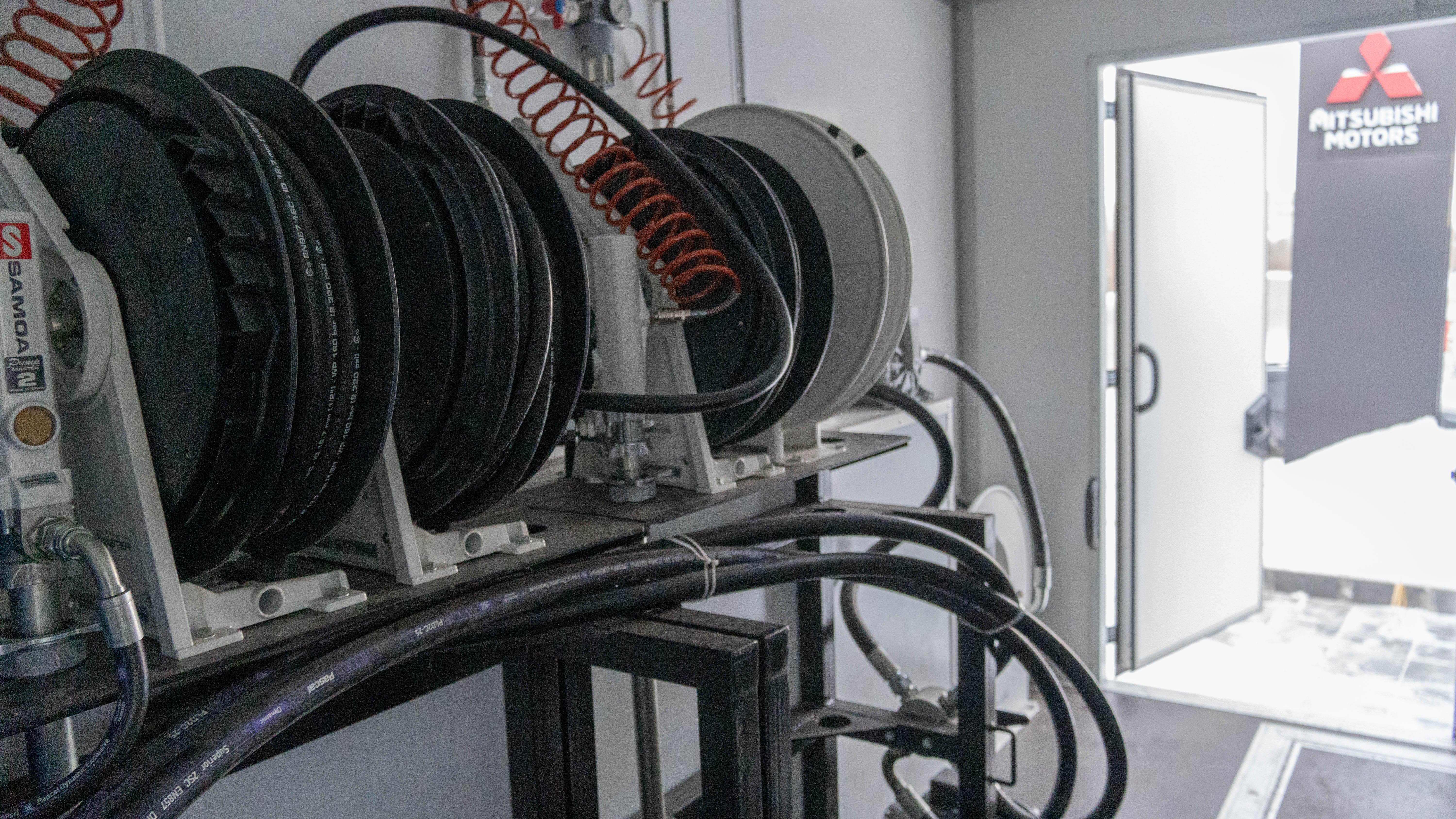 peredvizhnaja-avtoremontnaja-masterskaja-parm-s-maslorazdatochnoj-stanciej-na-shassi-howo-t5g-17 image