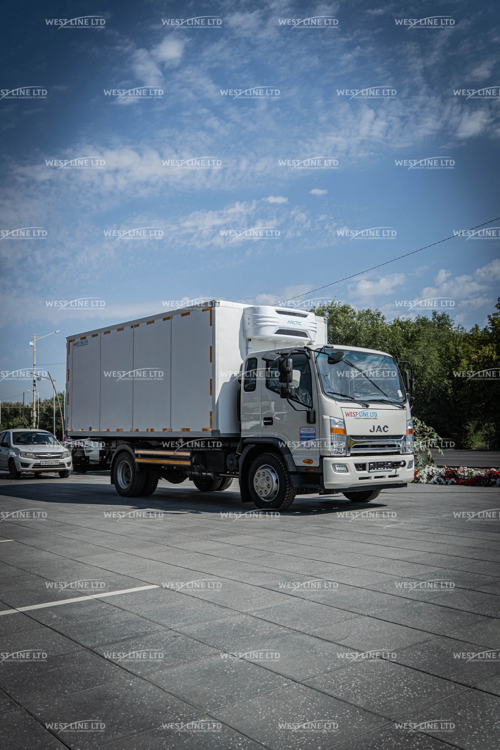 izotermicheskij-furgon-s-refrizheratorom-arctic-xl-na-shassi-jac-n120-e-5-4h2-06 image Купить фургон (рефрижератор) JAC N120 в Казахстане