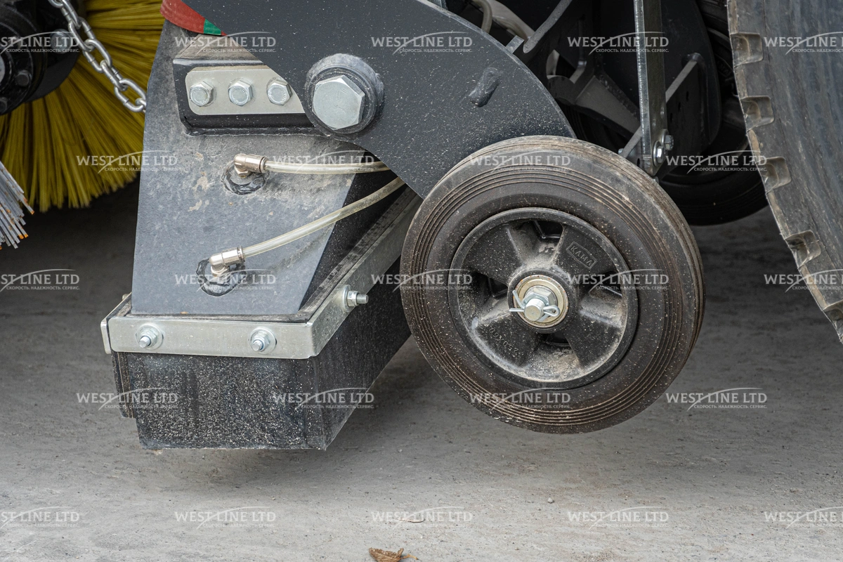 vakuumnaya-podmetalno-uborochnaya-mashina-ceksan-07 image Купить уборочную машину CEKSAN «CityRay» HOWO в Казахстане