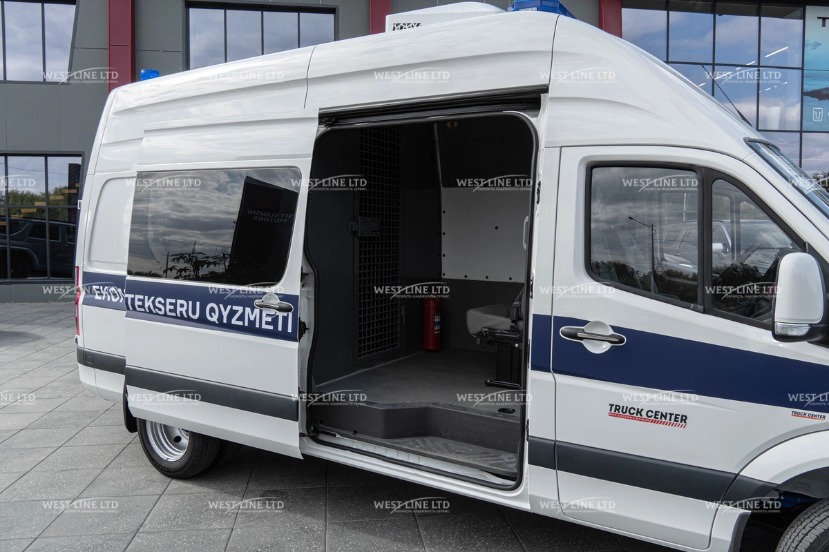 avtomobil-dlja-perevozki-sledstvenno-arestovannyh-lic-na-baze-foton-toano-14 image