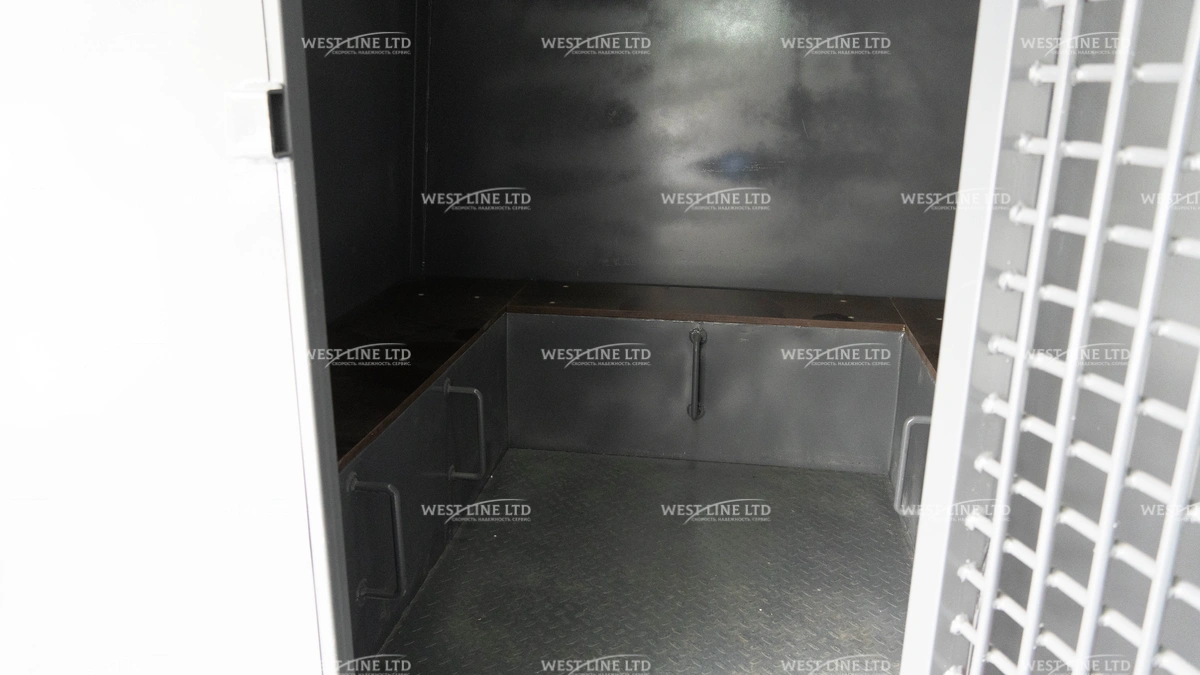 avtomobil-dlja-perevozki-sledstvenno-arestovannyh-lic-na-baze-foton-toano-17 image