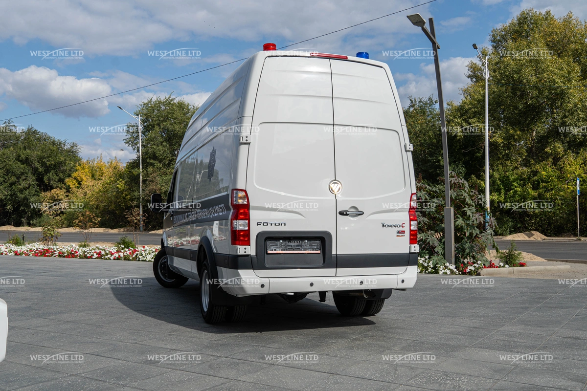 avtomobil-dlja-perevozki-sledstvenno-arestovannyh-lic-na-baze-foton-toano-6 image