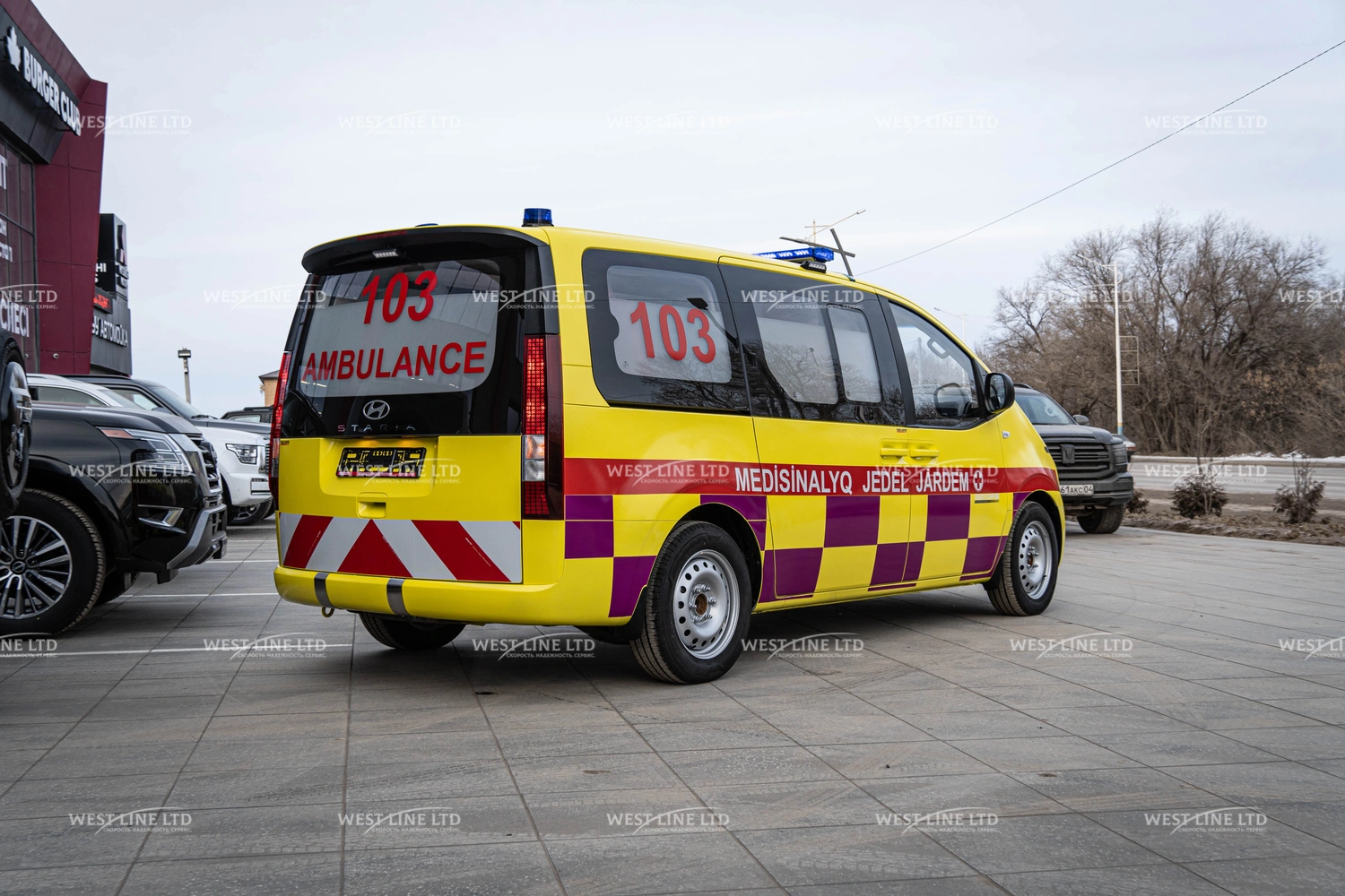 avtomobil-skoroj-medicinskoj-pomoshhi-na-baze-hyundai-staria-2 image