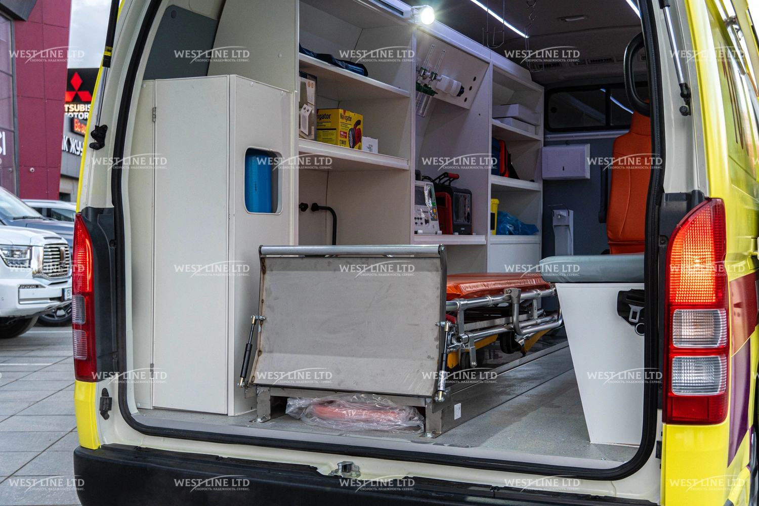 avtomobil-skoroj-medicinskoj-pomoshhi-na-baze-toyota-hiace-10 image