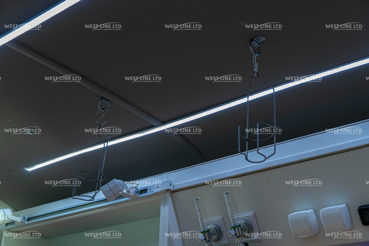 avtomobil-skoroj-medicinskoj-pomoshhi-na-baze-toyota-hiace-18 image