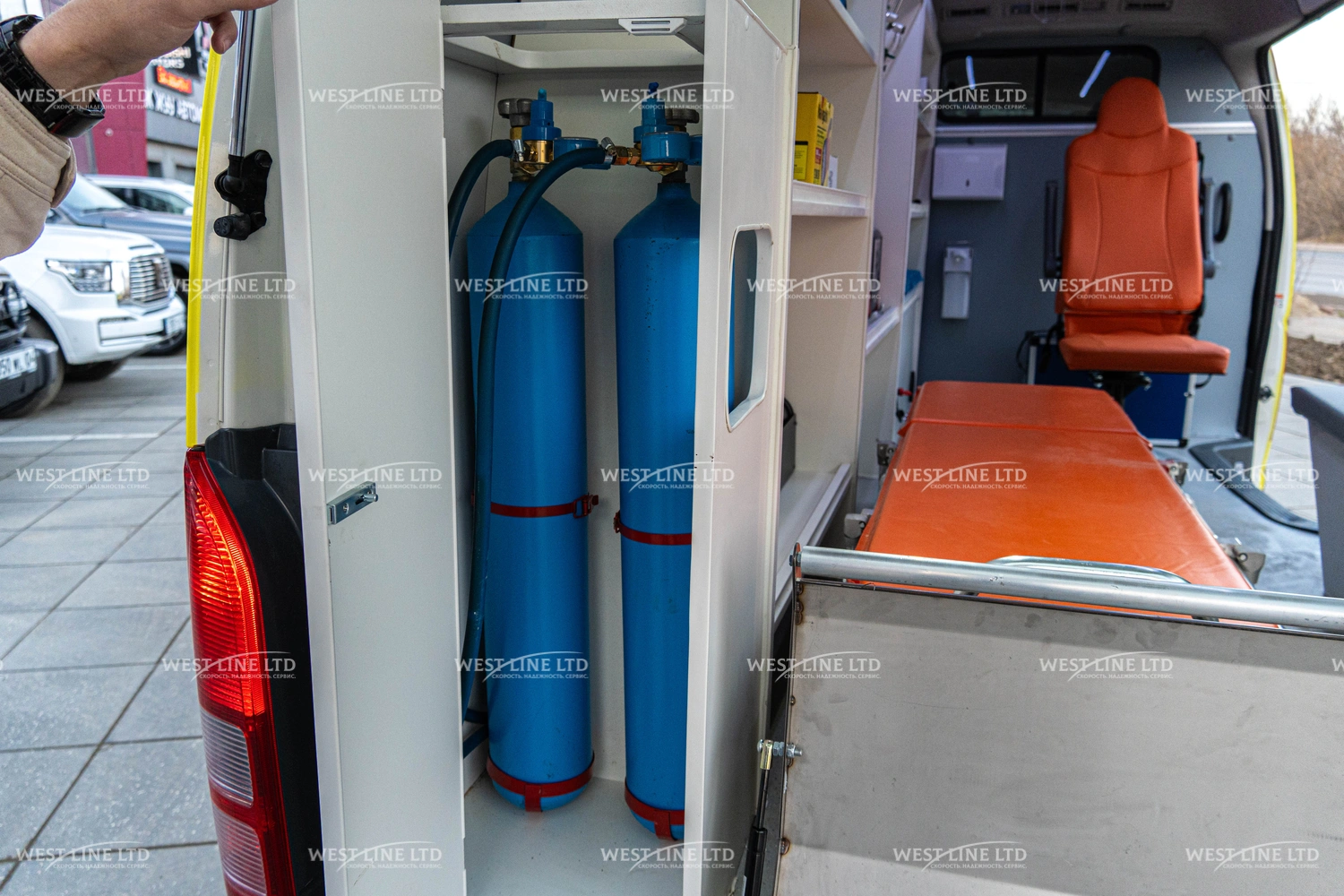 avtomobil-skoroj-medicinskoj-pomoshhi-na-baze-toyota-hiace-21 image