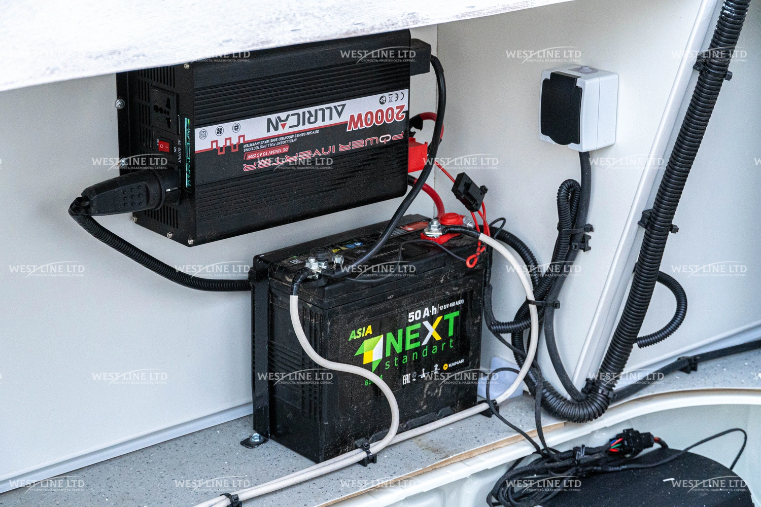 avtomobil-skoroj-medicinskoj-pomoshhi-na-baze-toyota-hiace-24 image