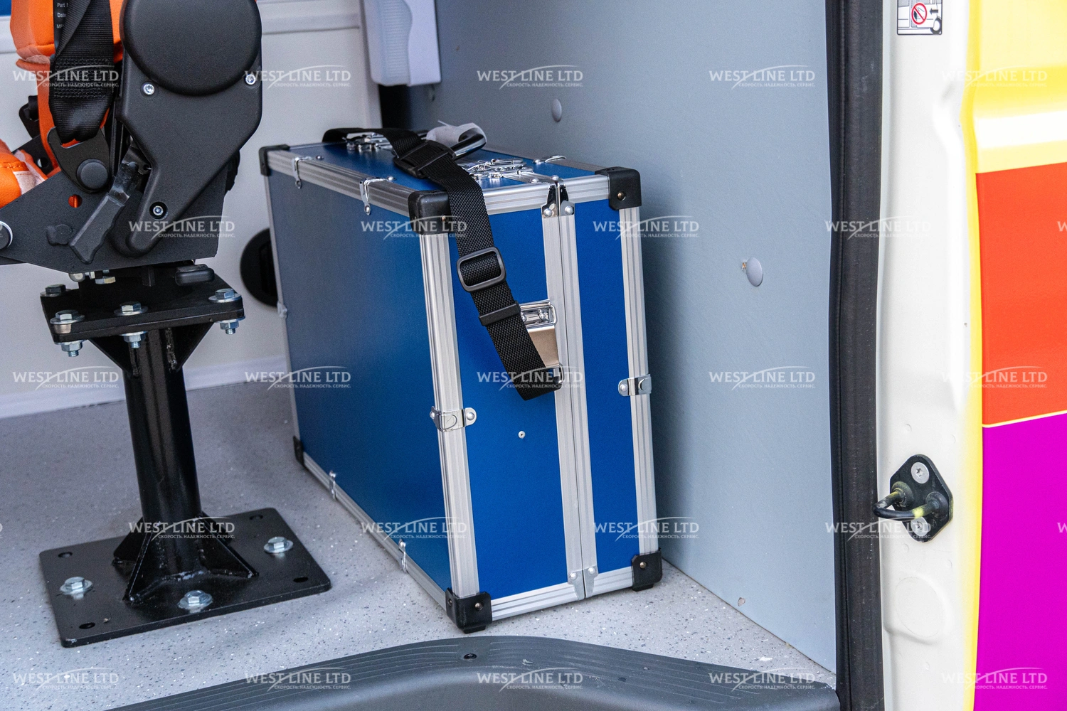 avtomobil-skoroj-medicinskoj-pomoshhi-na-baze-toyota-hiace-14 image Купить скорую помощь Toyota Hiace в Казахстане