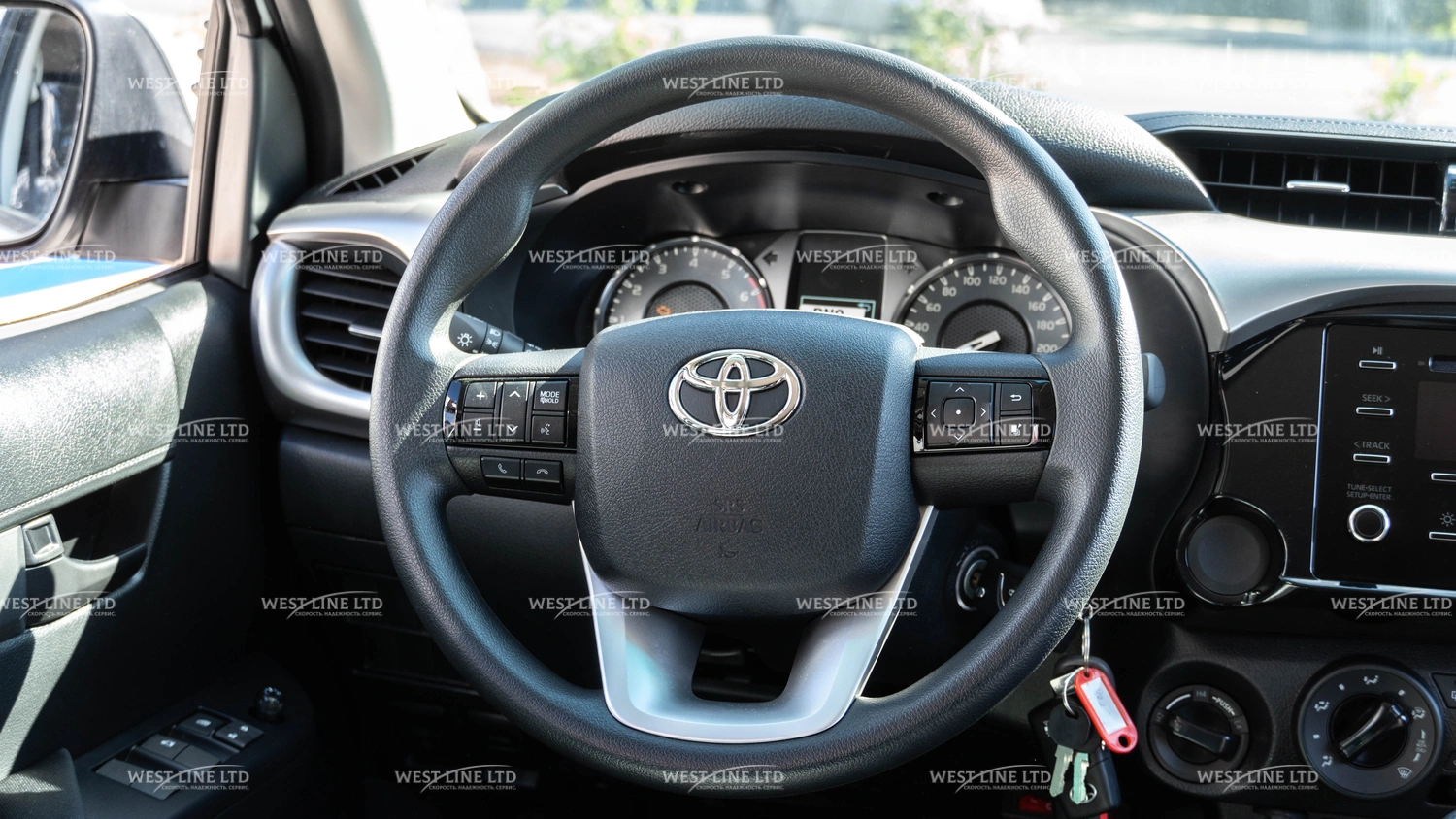 operativno-spasatelnyj-avtomobil-na-baze-toyota-hilux-10 image