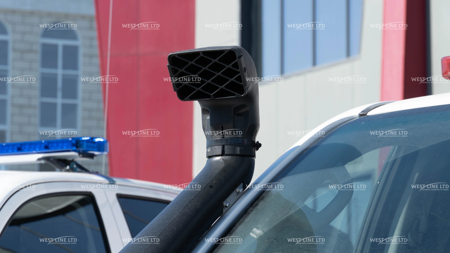 operativno-spasatelnyj-avtomobil-na-baze-toyota-hilux-12 image