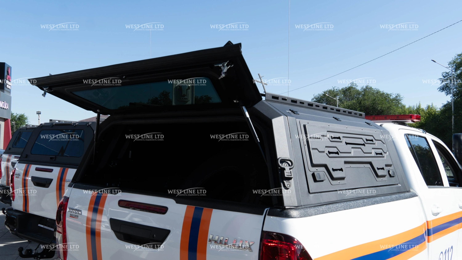 operativno-spasatelnyj-avtomobil-na-baze-toyota-hilux-14 image