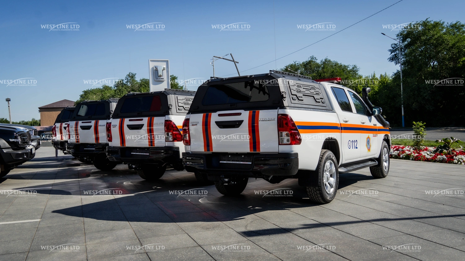 operativno-spasatelnyj-avtomobil-na-baze-toyota-hilux-7 image