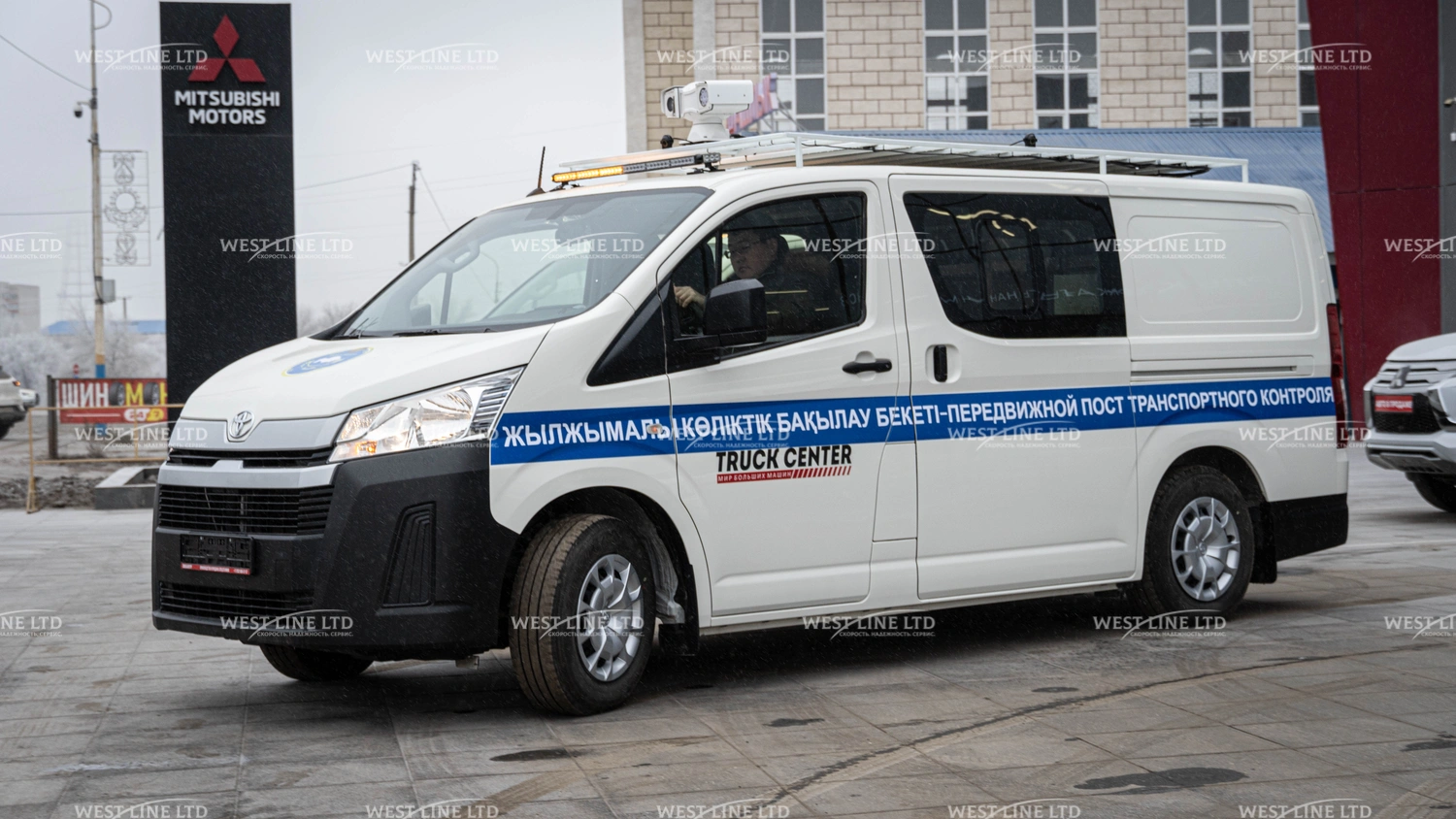 peredvizhnoj-post-transportnogo-kontrolja-na-baze-toyota-hiace-7 image Купить в Казахстане Передвижной пост транспортного контроля Toyota Hiace
